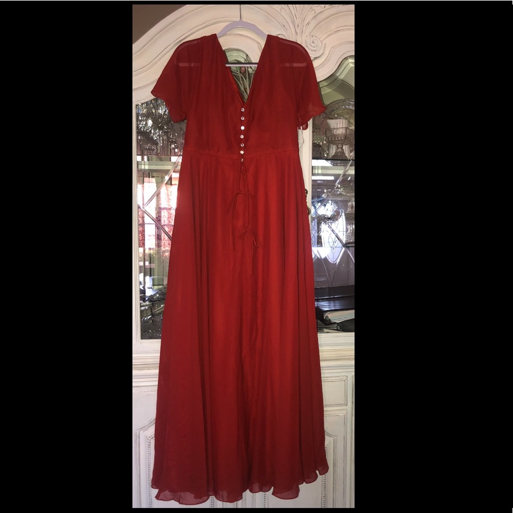 Formal dress (NWT)